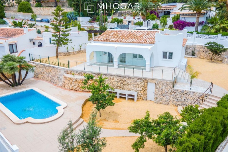 Calpe - Frumoasă vilă în stil mediteranean cu vedere la mare, de vânzare!